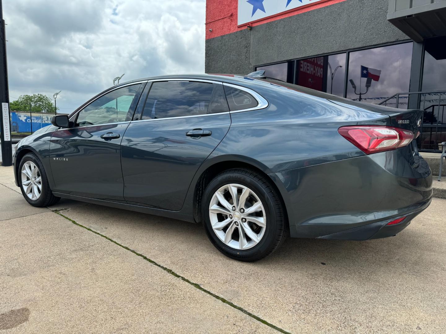 2019 GRAY CHEVROLET MALIBU LT (2FL) (1G1ZD5ST5KF) , located at 5900 E. Lancaster Ave., Fort Worth, TX, 76112, (817) 457-5456, 0.000000, 0.000000 - Photo#6